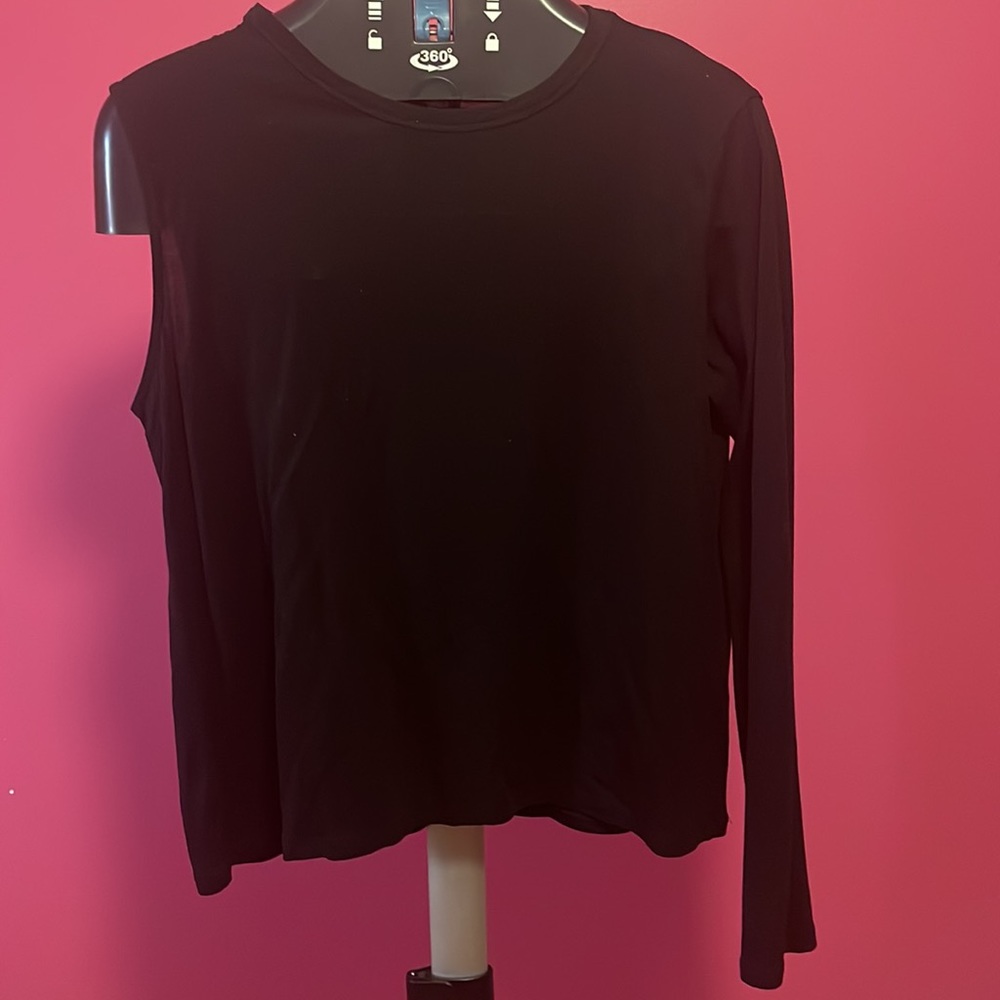 Size large Zara W&B one sleeve black top, made in Morocco